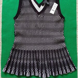 White House Black Market Top Small NWT